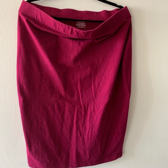 1x Pencil Skirt - Picture 2 of 2